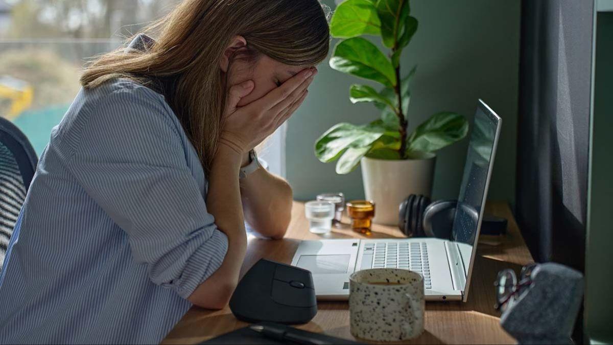 Experts Reveal Why a Common Email Apology Could Be Hurting Workplace Relationships